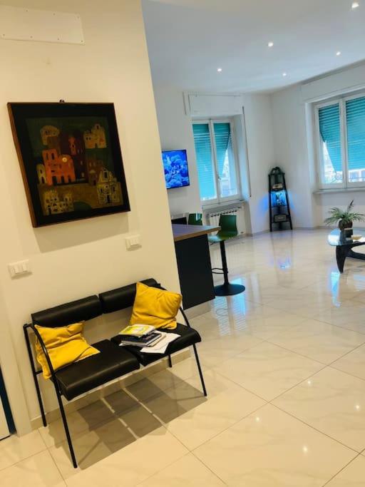 Orizzonte 5 Terre, Viale Italia 221 - Partenza Battelli 5 Terre 斯培西亚 外观 照片
